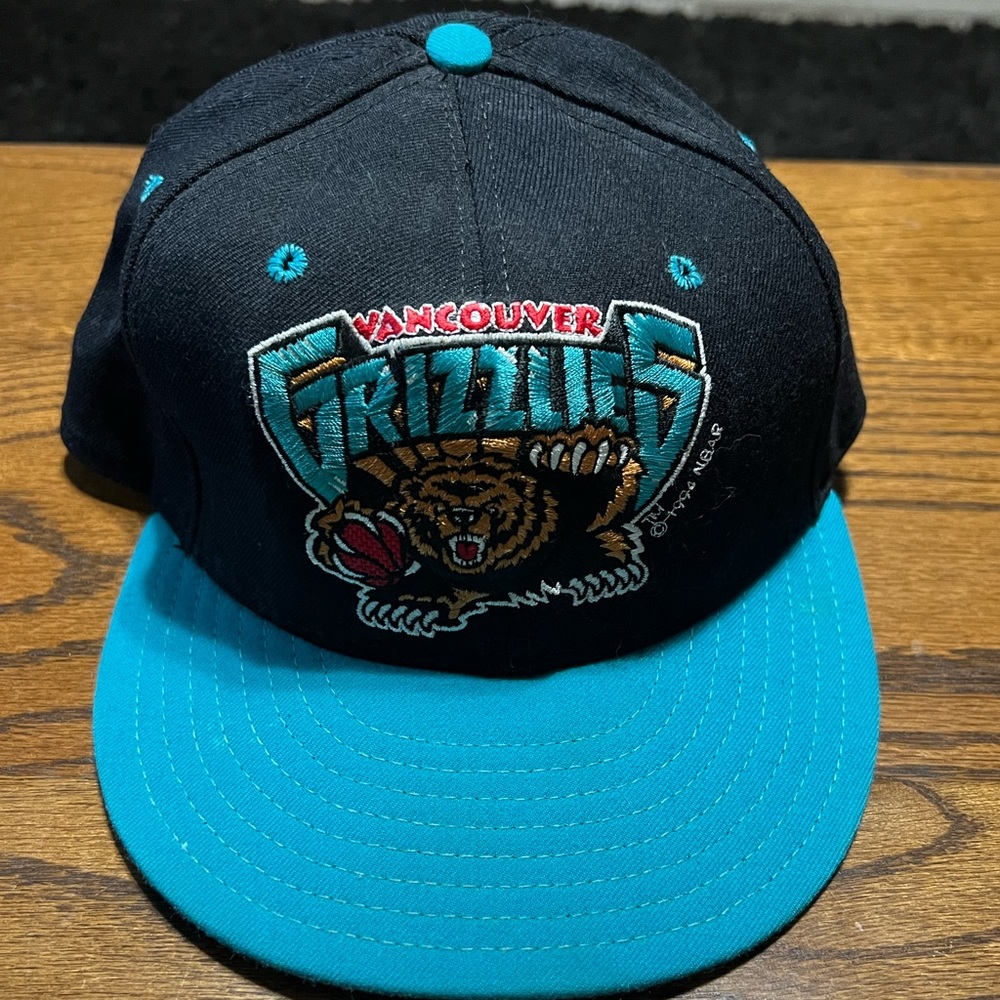 Vintage 1990s 1994 Vancouver Grizzlies Embroidered NBA Hat Size 7 3/8 New Era